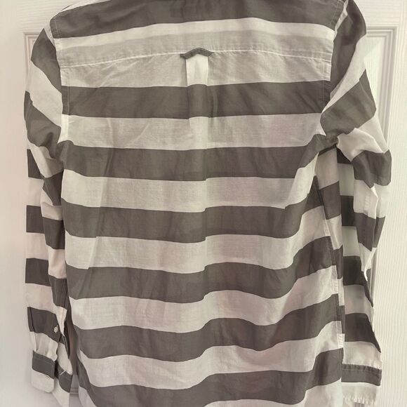Banana Republic Soft Wash Gray White stripes size Small - Picture 4 of 6